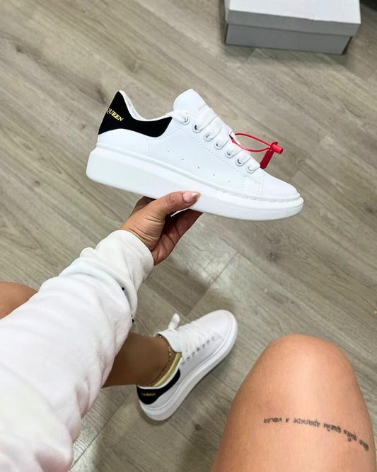 Alexander McQueen Dama y Caballero